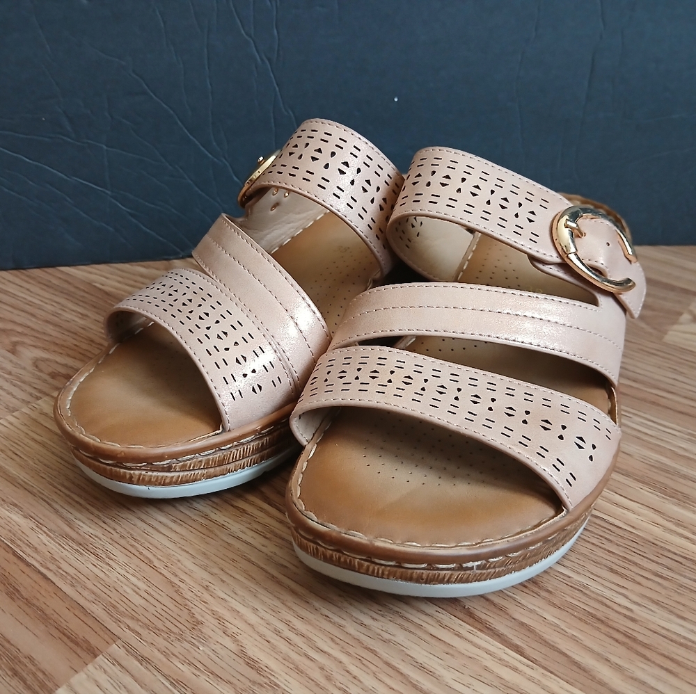 Patrizia Women's Pink Sandals